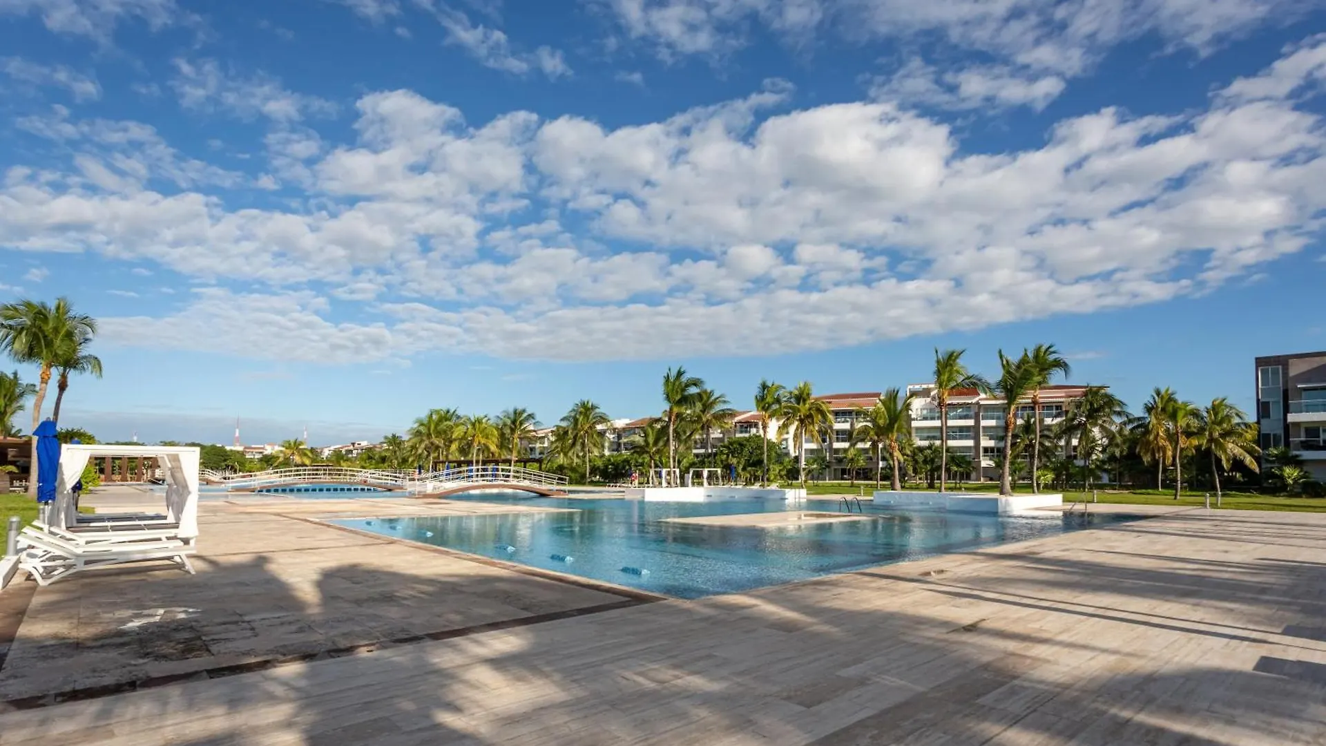 Casa Amanecer 534N Ocean View Penthouse New !! Apts Playa del Carmen Mexico